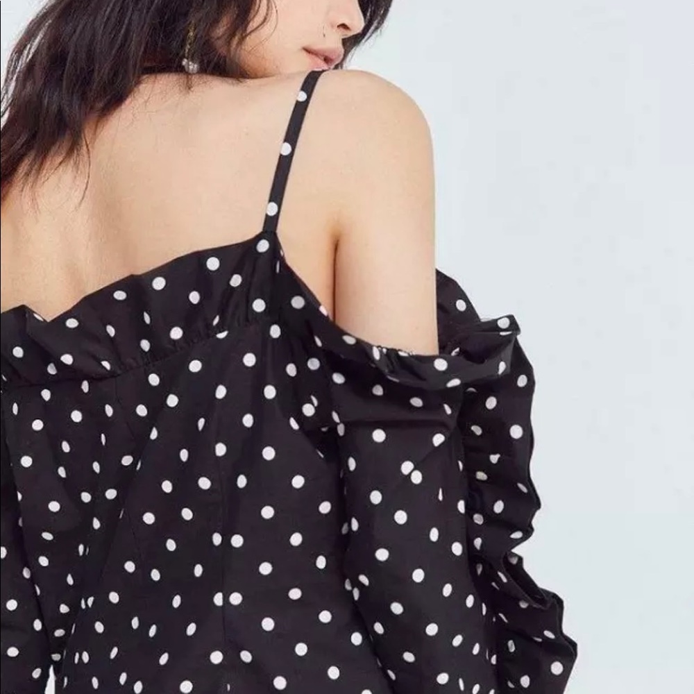 Structured Polka Dot Off Shoulder Ruffled Top - Picture 3 of 10